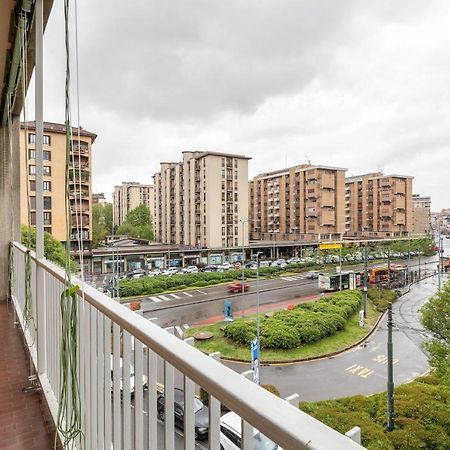 Piazza De Angeli M1 Comfortable Flat With Balcony Milán Exteriér fotografie