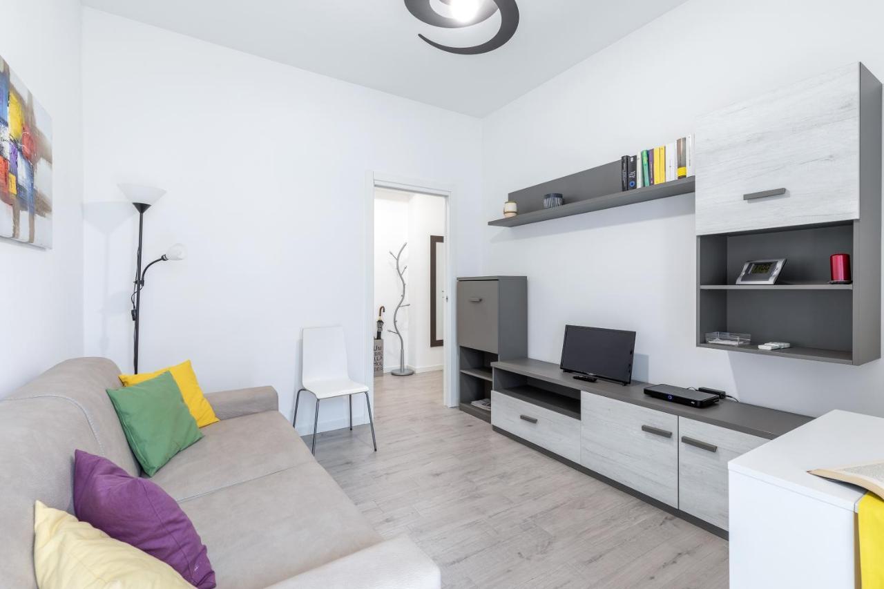Piazza De Angeli M1 Comfortable Flat With Balcony Milán Exteriér fotografie