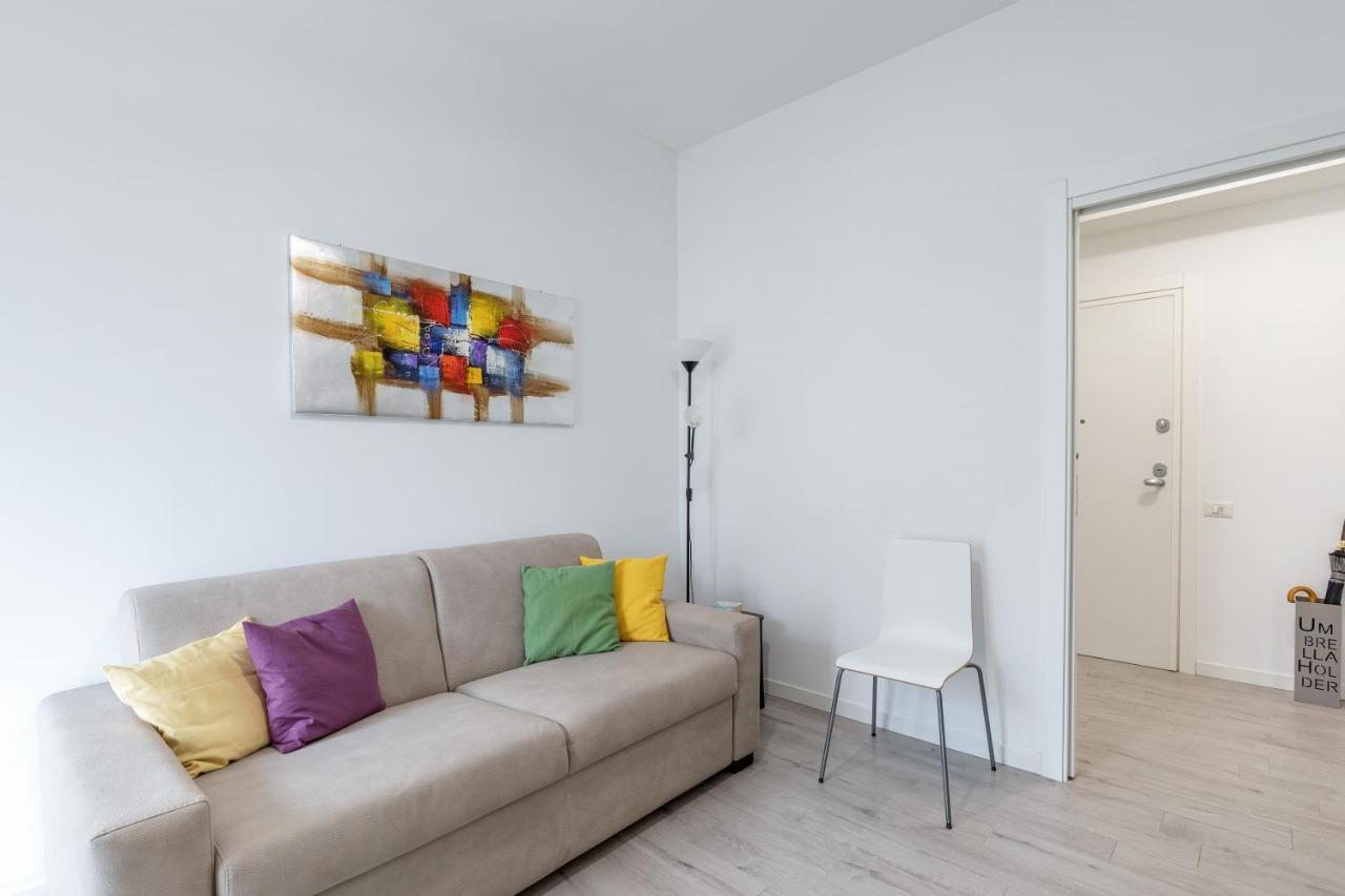Piazza De Angeli M1 Comfortable Flat With Balcony Milán Exteriér fotografie