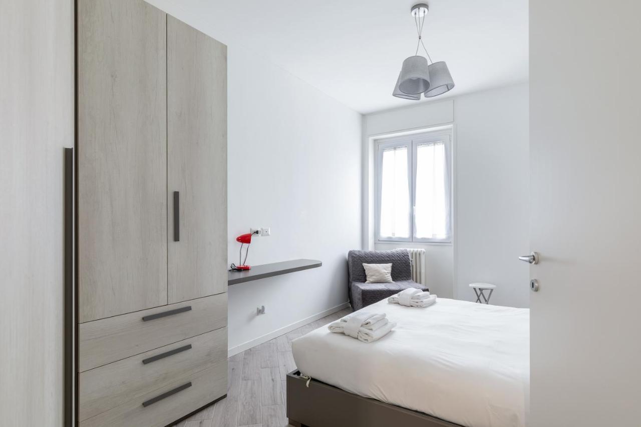 Piazza De Angeli M1 Comfortable Flat With Balcony Milán Exteriér fotografie