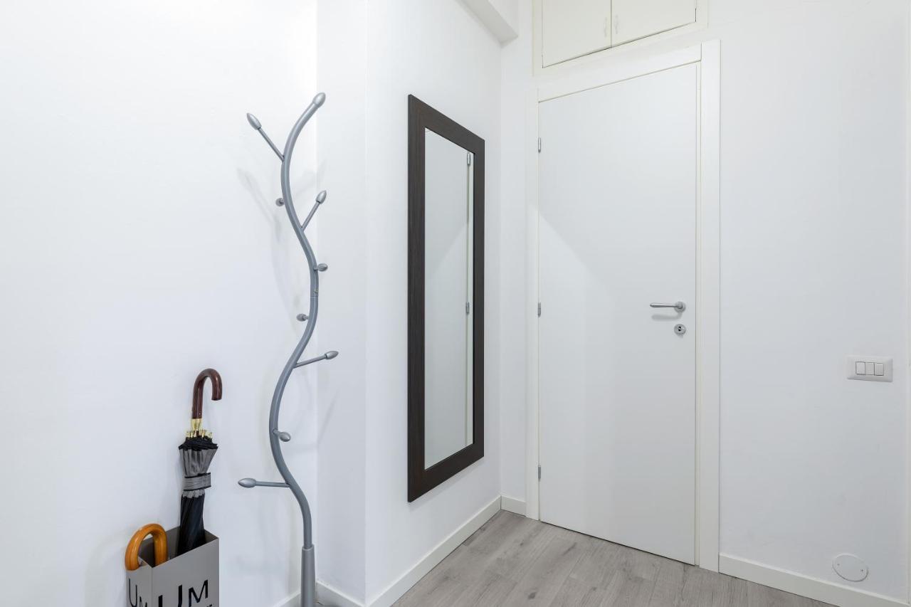 Piazza De Angeli M1 Comfortable Flat With Balcony Milán Exteriér fotografie